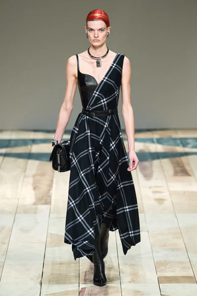 Look 5
